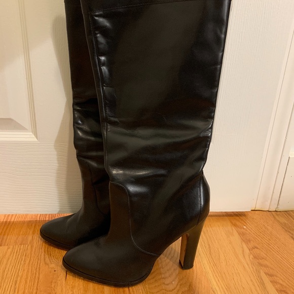 Beautiful knee length Michael Kor's Black boots - Picture 1 of 6